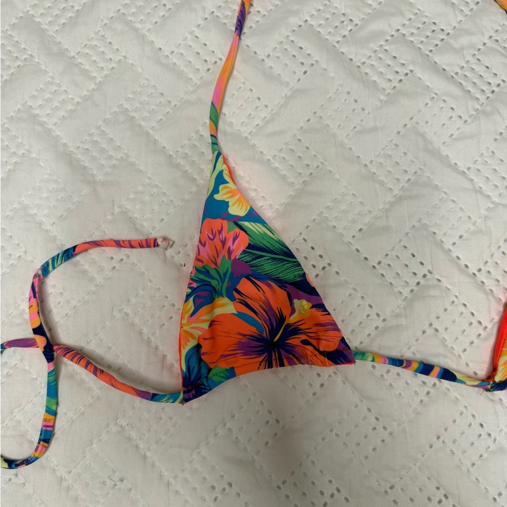 REVERSIBLE Floral Bikini Set with Tropical Print - Picture 4 of 4